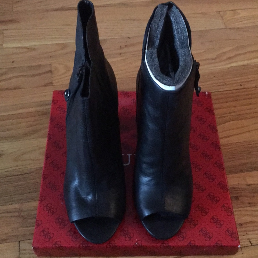 Guess Ankle Boots NWT Size 9